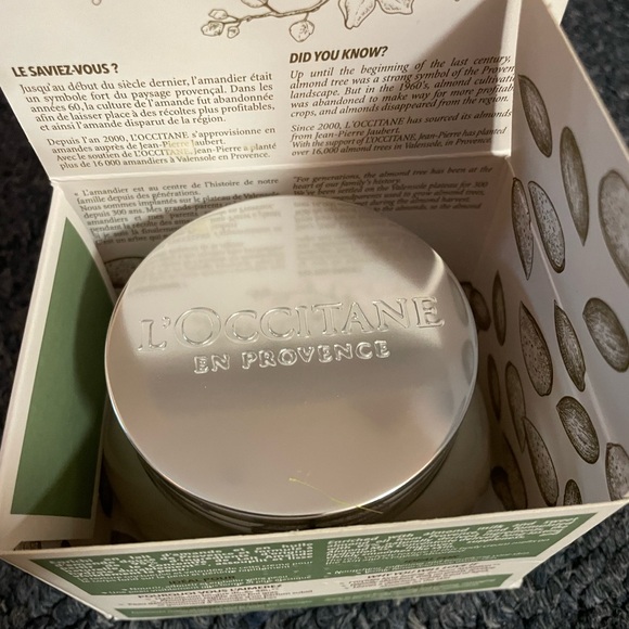 LOCCITANE ALMOND MILK CONCENTRATE BODY CREAM - Picture 3 of 4
